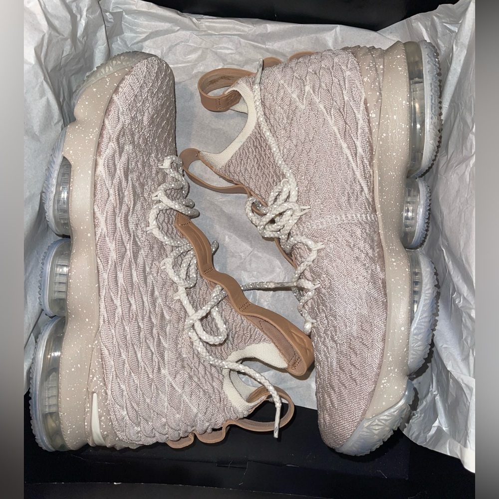 LeBron XV "Ghost"